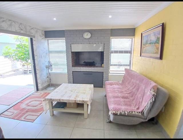 3 BEDROOM HOUSE FOR SALE IN STILBAAI-WES